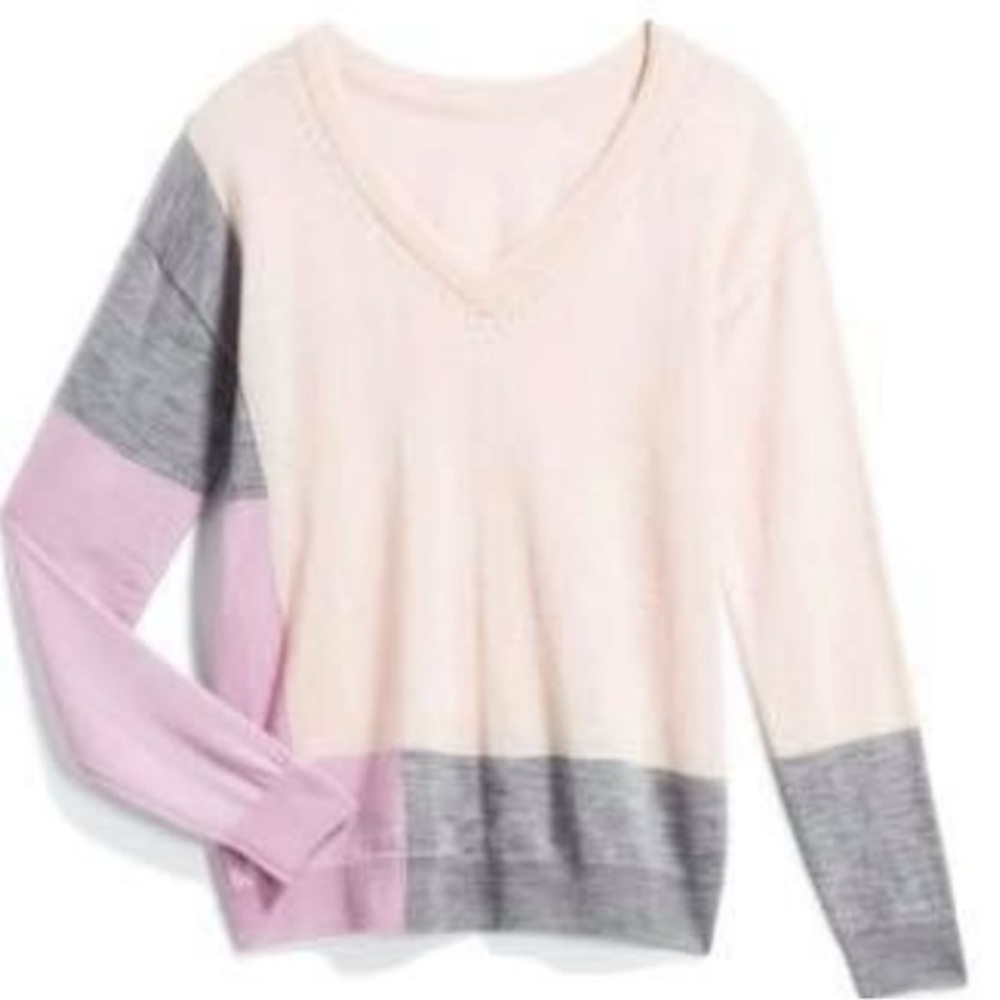 Harper Lane Cream Lilac & Grey Colorblock Lightweight Wool Blend V-Neck Sweater
